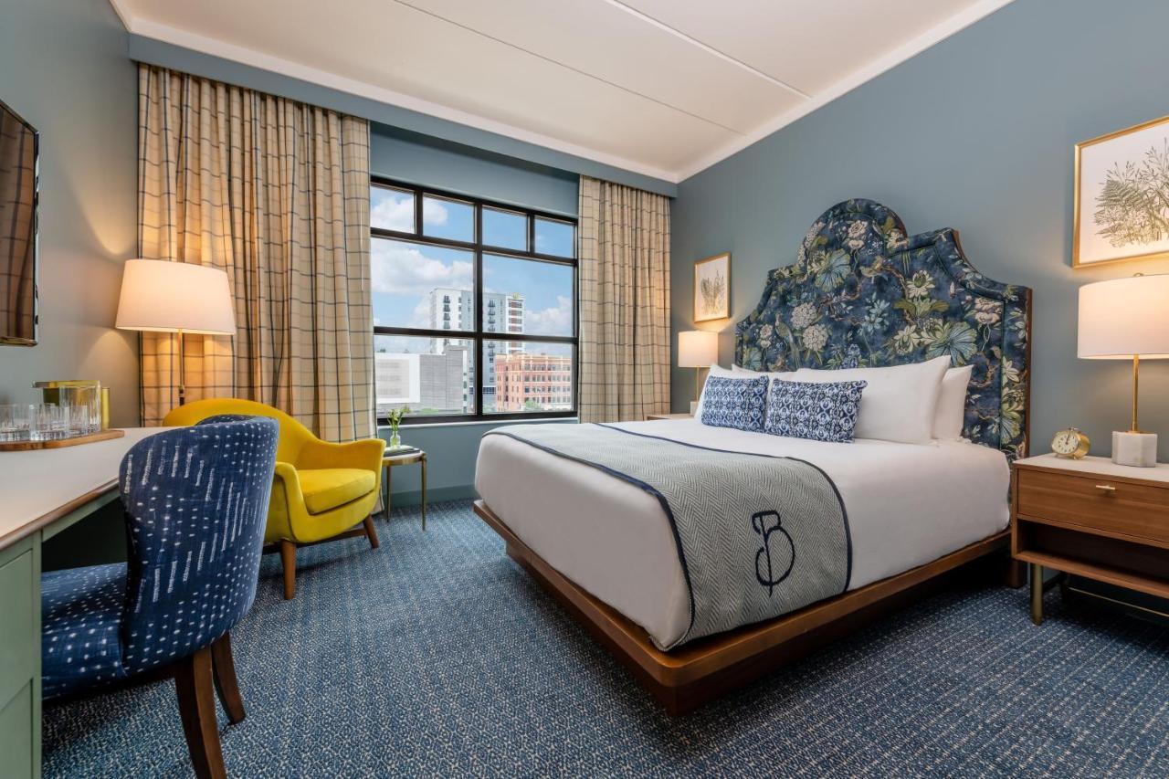 The Bradley Hotel Форт Уейн Екстериор снимка