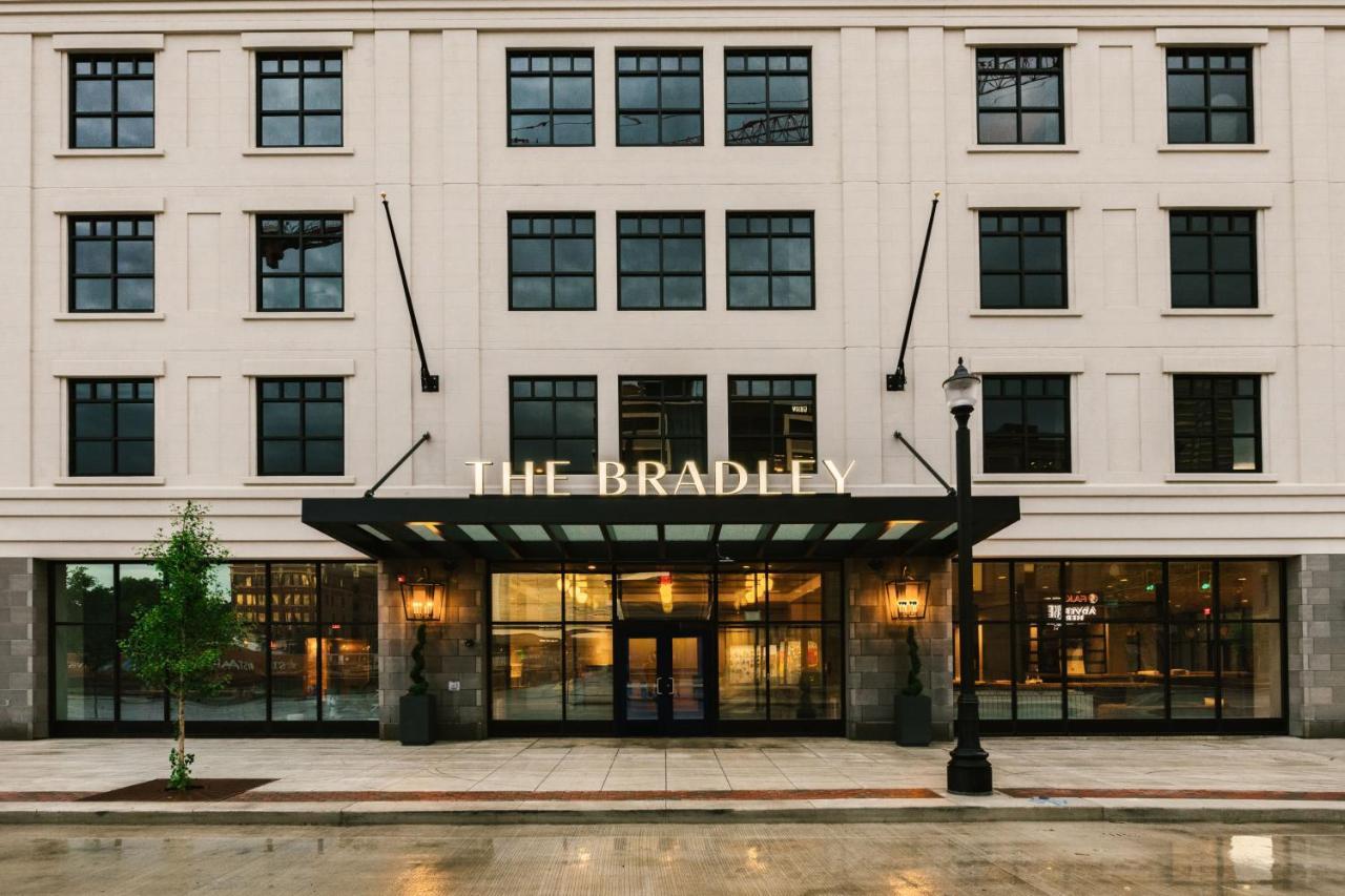 The Bradley Hotel Форт Уейн Екстериор снимка