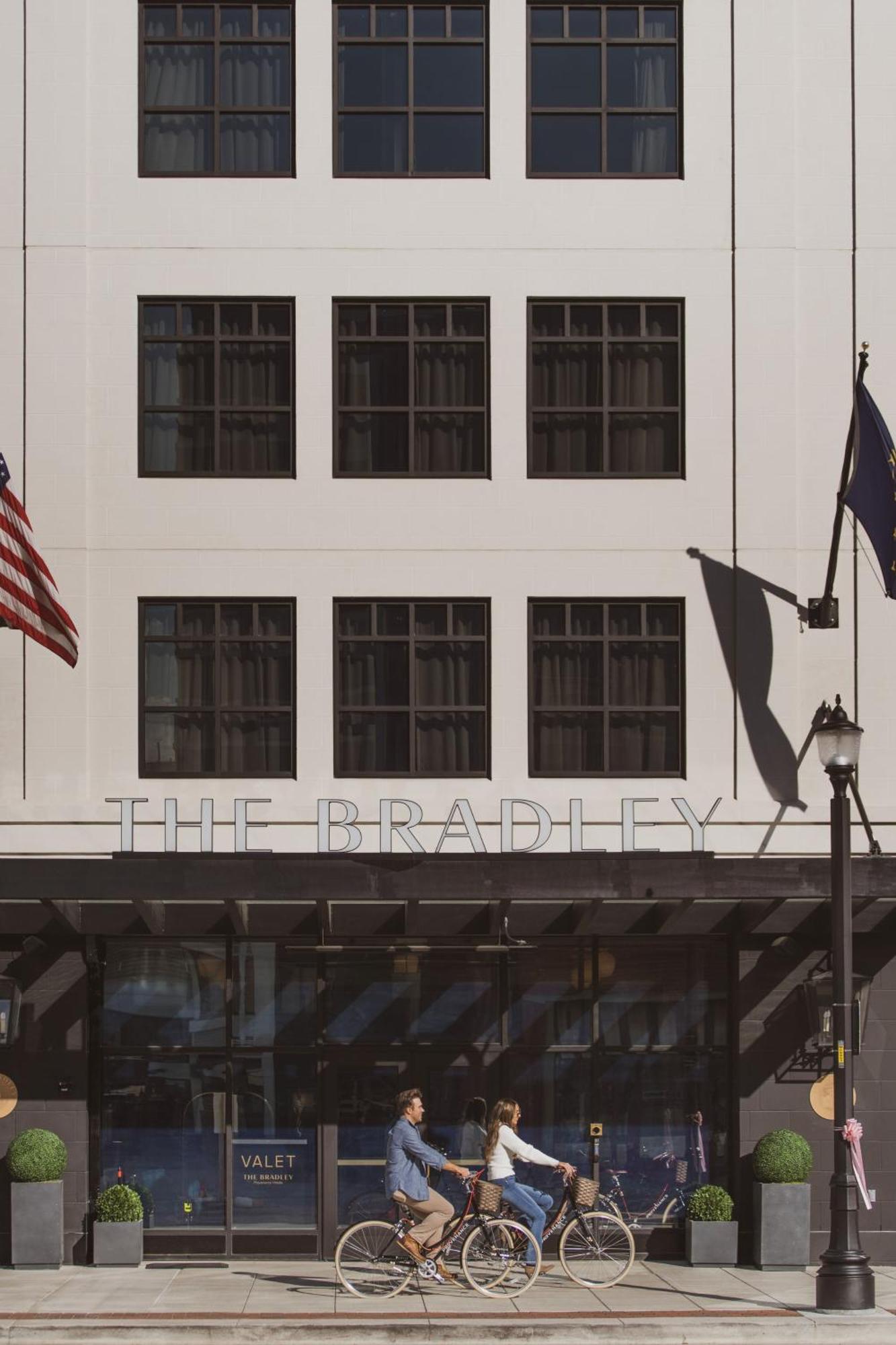 The Bradley Hotel Форт Уейн Екстериор снимка