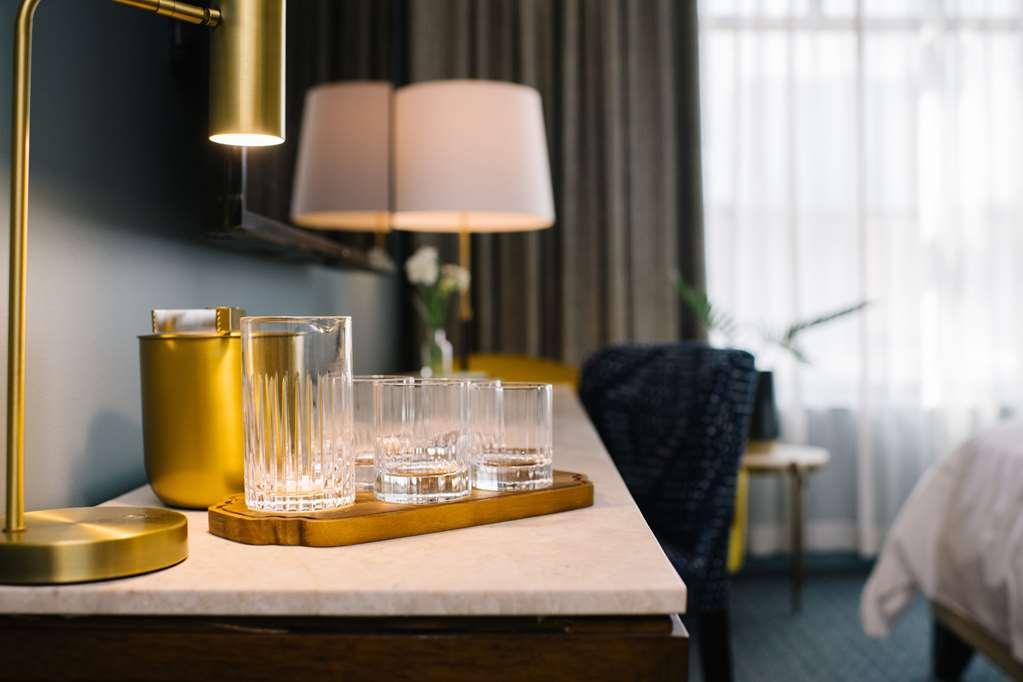The Bradley Hotel Форт Уейн Стая снимка