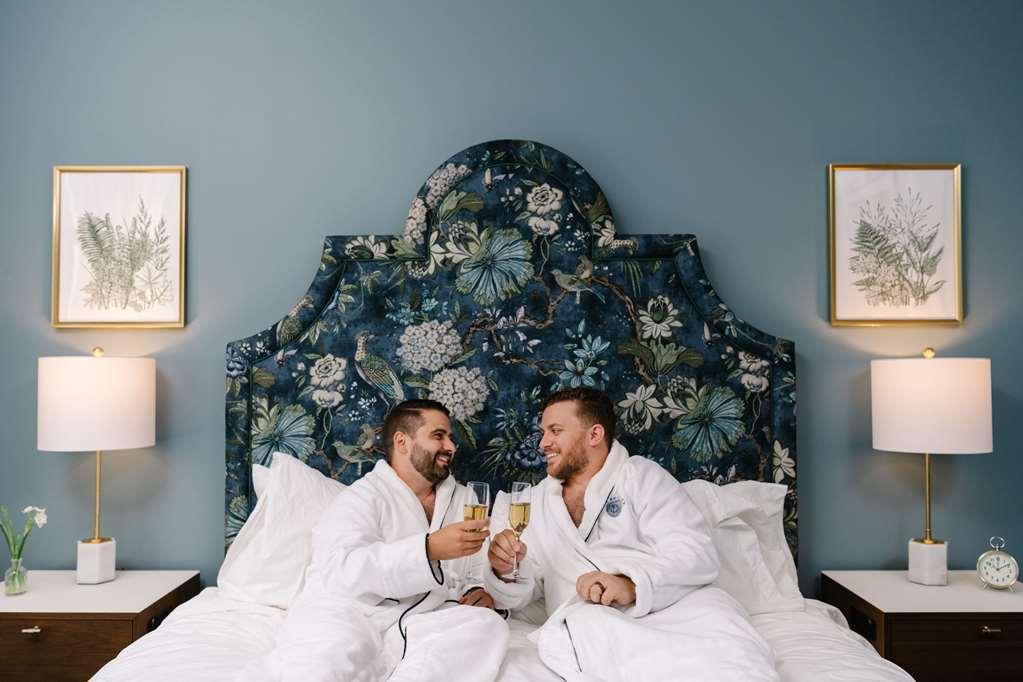 The Bradley Hotel Форт Уейн Стая снимка