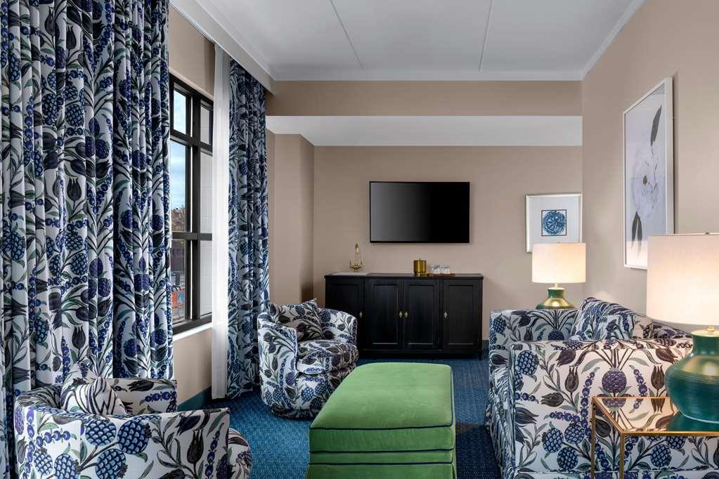 The Bradley Hotel Форт Уейн Стая снимка